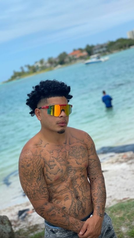 Cubansinsation かわいいポルノスター 写真