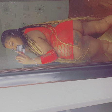 YOURFAVBBW69 アダルトモデル 写真