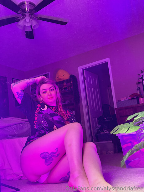 Alyssandria FREE ヌードモデル 画像