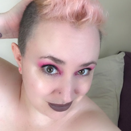 Nimue Allen BBW top profile image