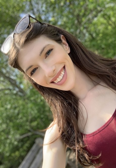Ava Holt ポルノスター セクシー ギャラリー