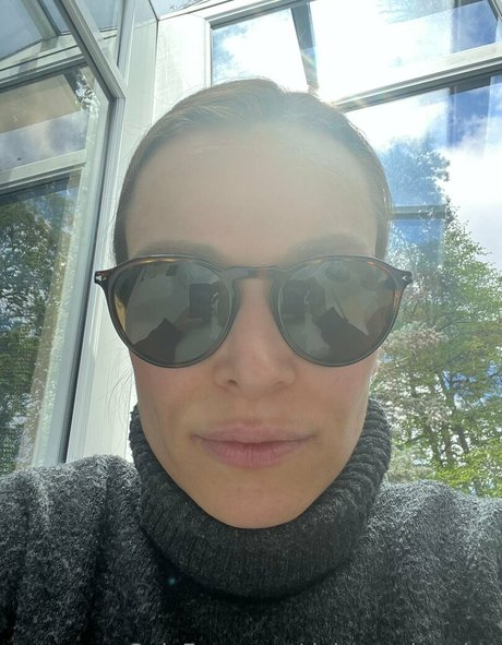daisyvanheyden ホット女優 アーカイブ