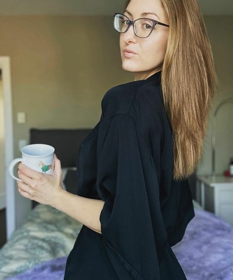 Layla Quinn ヌードモデル 画像