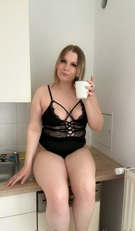 alicee11 セクシーなポルノスター 写真
