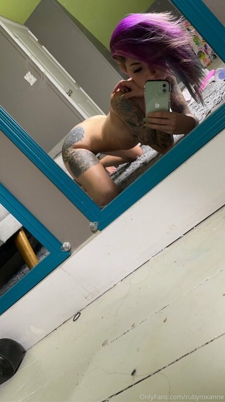 ティーンの若いOnlyFans 裸 画像