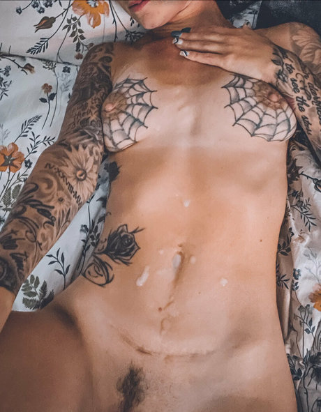rubyroxanne 美しいモデル 写真