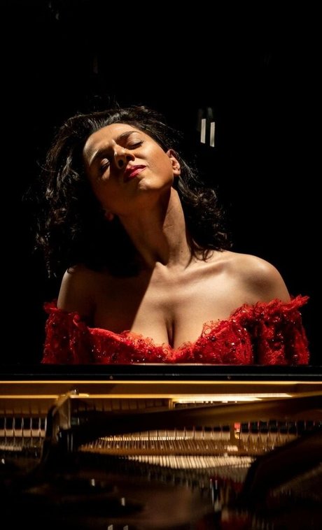 Khatia Buniatishvili 限定スター アーカイブ