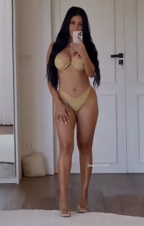 Simone E Simaria スター ヌード 写真