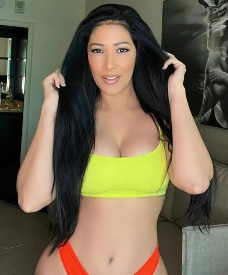 Simone E Simaria アダルトスター 写真
