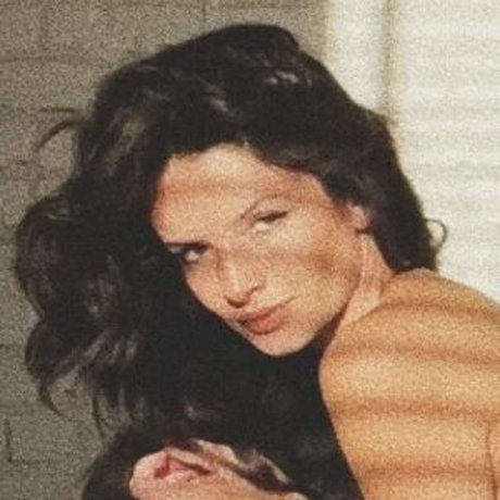 Alice Greczyn 裸のポルノスター 写真