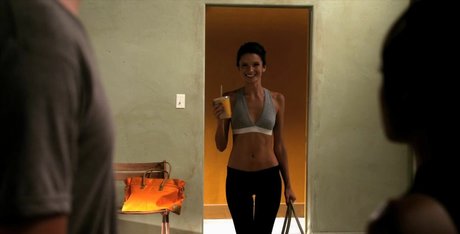 Alice Greczyn 裸のモデル アーカイブ
