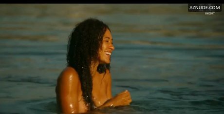 Josephine Jobert ヌードモデル 写真