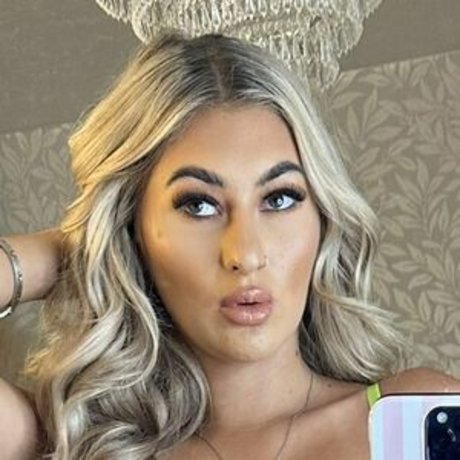 Foxymegs20 裸のスター 写真