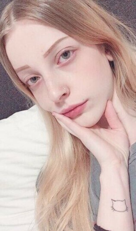 ヌード 屋外 OnlyFans 美しいポルノ 写真