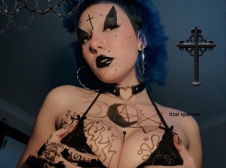 itzel2002free ヌード女優 写真