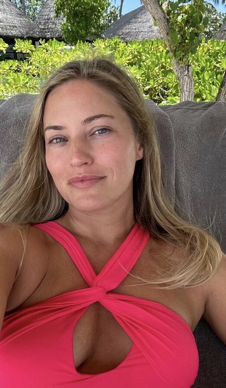 iJustine セクシーなポルノスター 写真