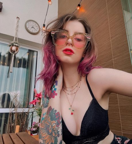 Gabi Cattuzzo ヌードモデル 画像