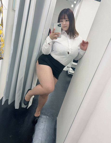 Hoshino Ume 裸のスター 写真