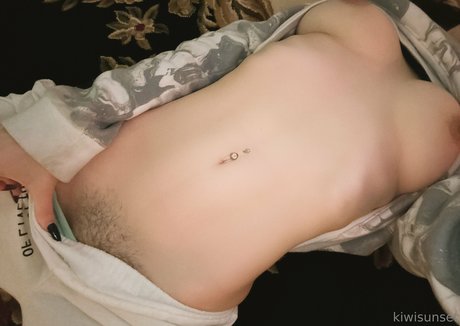 kiwisunsetvip 裸のポルノスター 写真