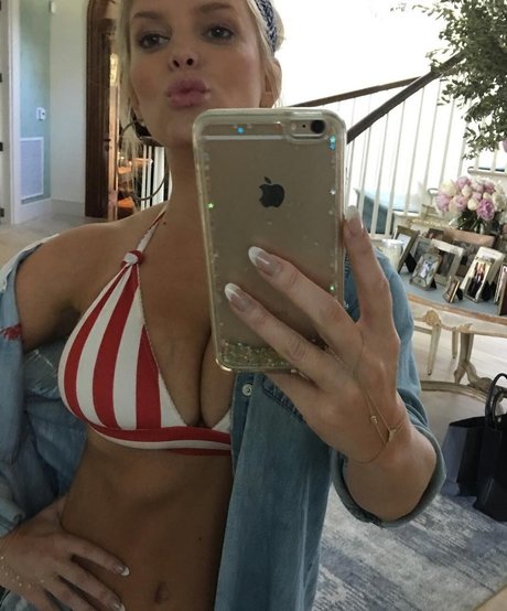 Jessica Simpson ポルノスター 裸 ギャラリー