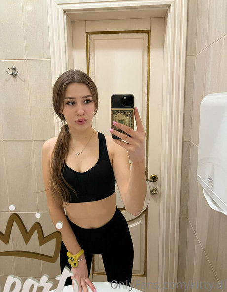 kitty di 独占スター 画像