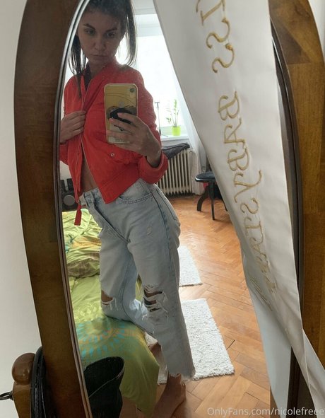 nicolefreee HDポルノスター 写真
