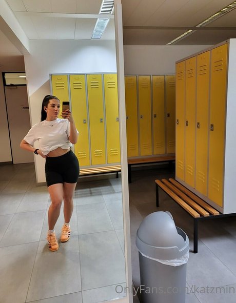 katzmin アダルト女優 写真
