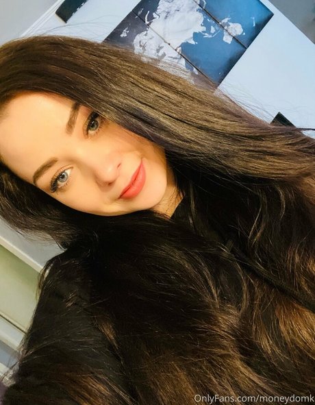 moneydomk セクシーモデル 画像