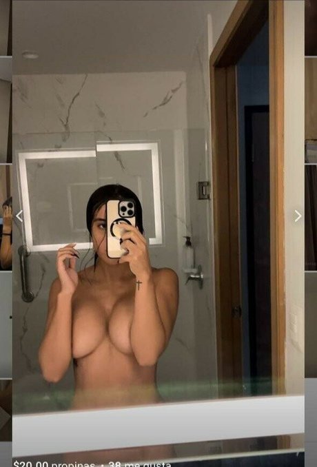 Alondra Quintero ヌードモデル 写真