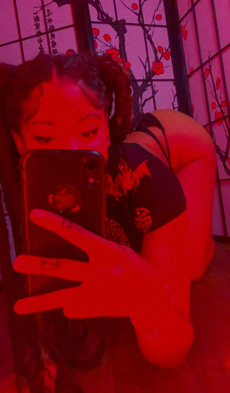 thrsttrapr ヌード女優 画像