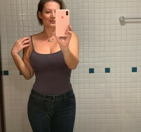 Joice Hasselmann 裸のスター 画像