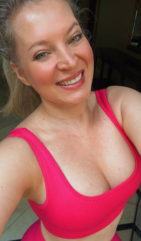 Joice Hasselmann アダルトスター 写真
