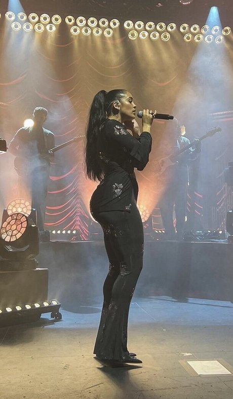 Jorja Smith 可愛いモデル 写真