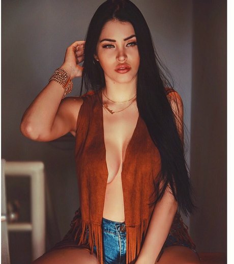Claudia Alende 無料モデル 写真