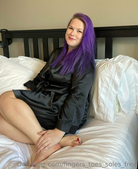 fingers toes soles free profile image