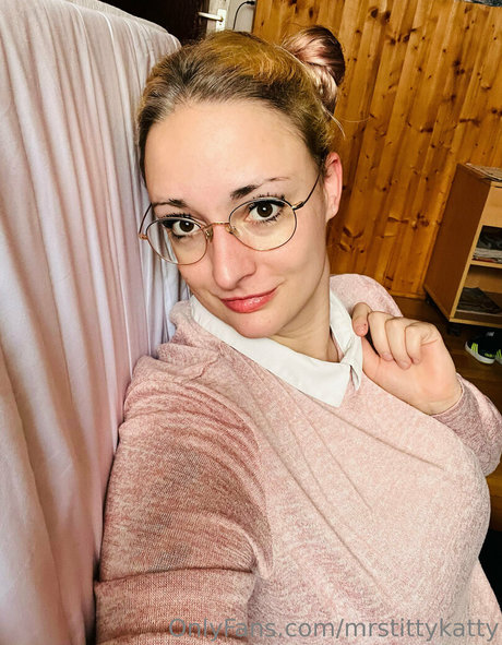 mrstittykatty 無料のスター 画像