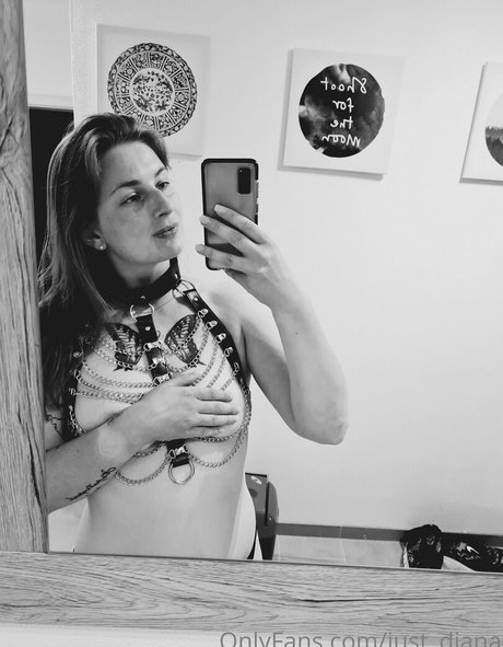 just diana 裸のモデル 写真