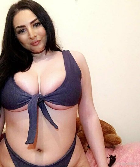 ゲイのインフルエンサーOnlyFans 美しいxxx 画像
