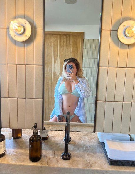 Heidikinnns ポルノスター ホット 写真
