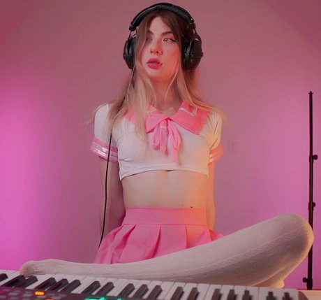 ASMR Onuri 美しいポルノスター アーカイブ