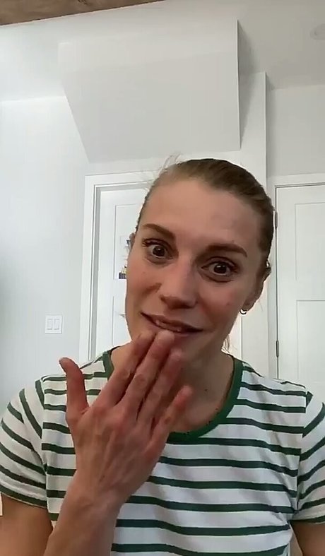 Katee Sackhoff 独占スター ギャラリー