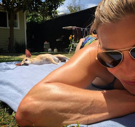 Katee Sackhoff ホットなポルノスター アーカイブ