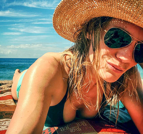 Katee Sackhoff ポルノスター 写真