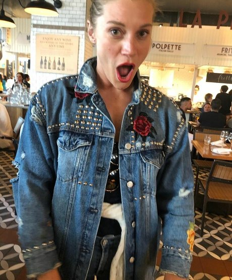 Katee Sackhoff ヌードモデル 写真