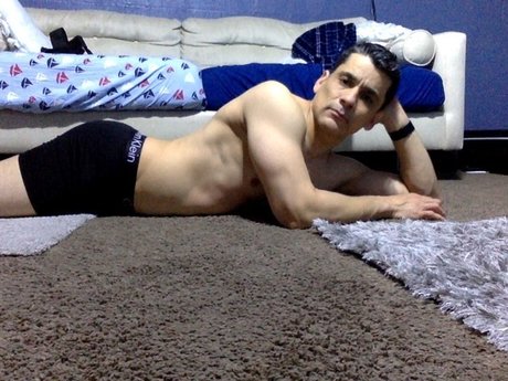 Alejandro Miranda ポルノスター セクシー 写真