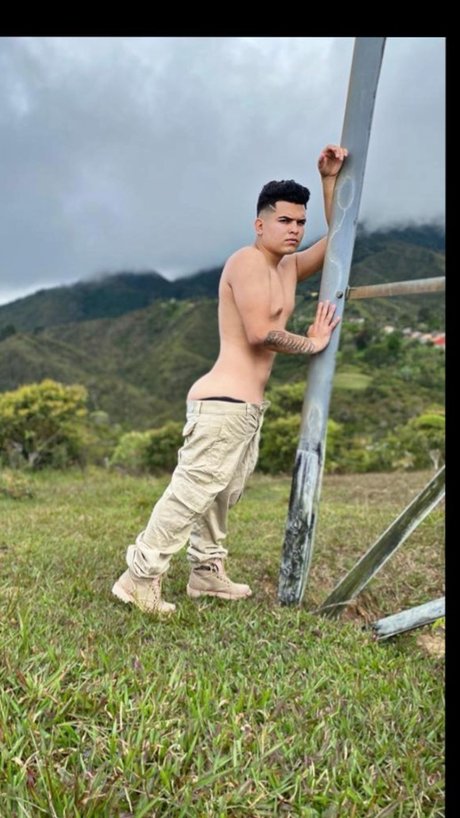 Alejandro Agudelo 限定スター 写真