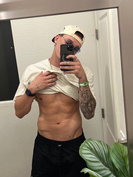 Aaron Kane ヌードモデル 写真