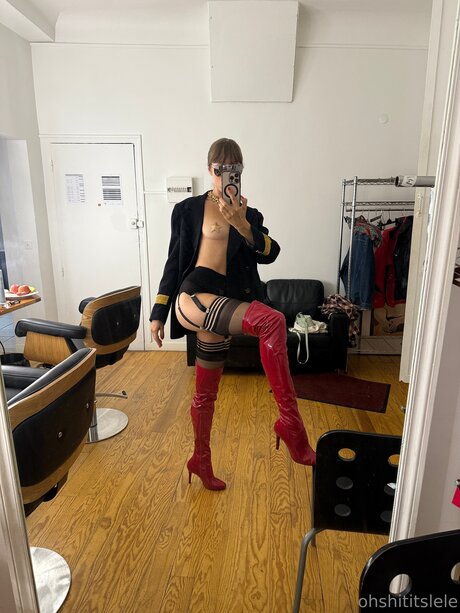 Lele O 裸モデル 画像