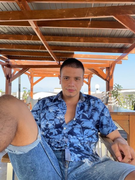 Call me papi セックス女優 写真