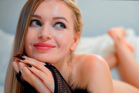 Olya Vanilla 可愛い女優 写真